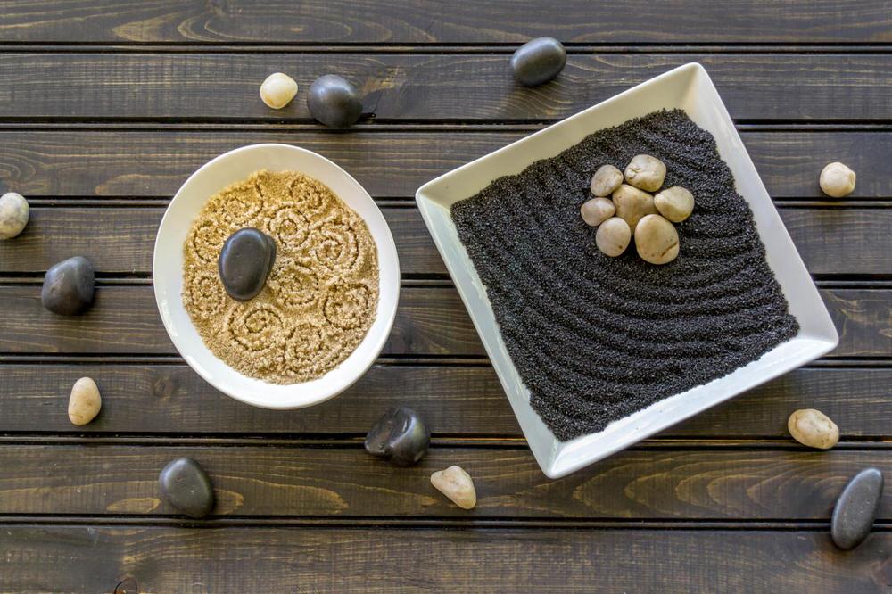 Make Your Private – DIY Mini Zen Gardens • The Yard Glove