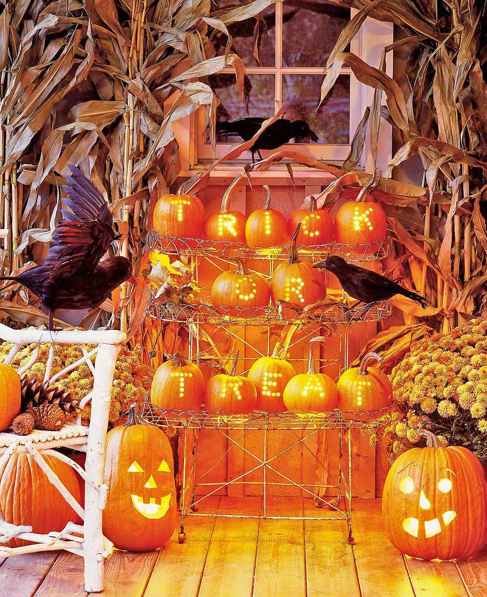 Entrance Porch & Exterior Halloween Adorning Ideas • The Yard Glove